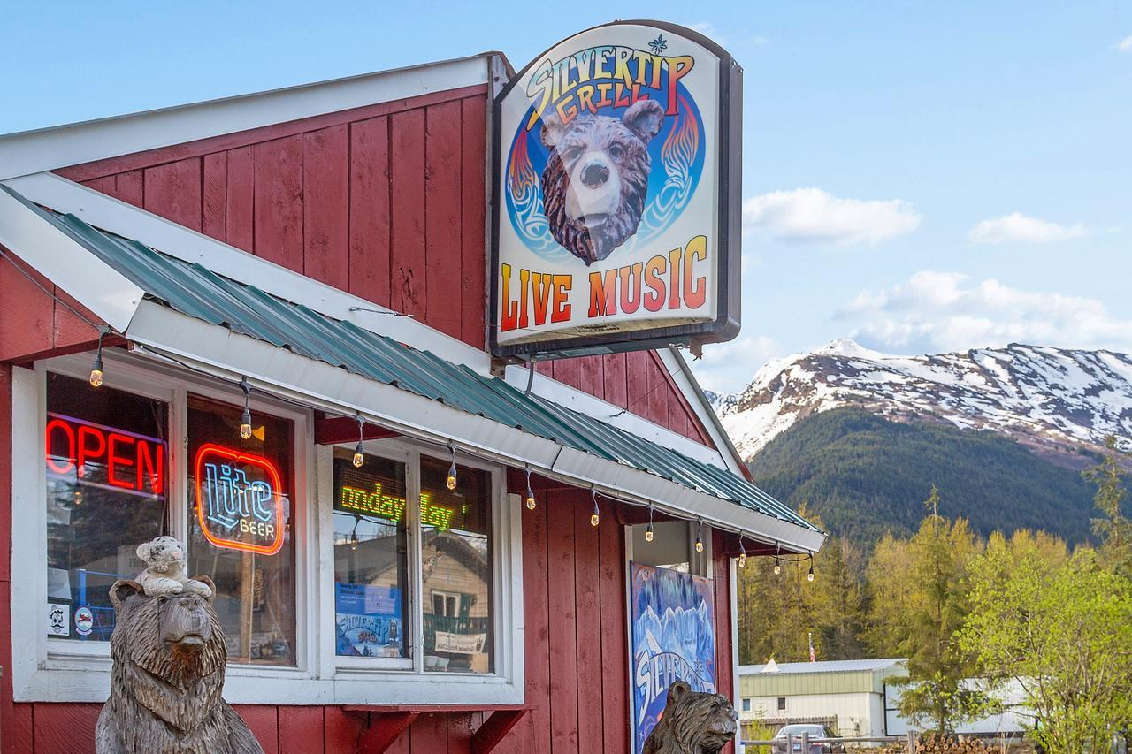 Crow Creek Hotel Girdwood Exterior photo