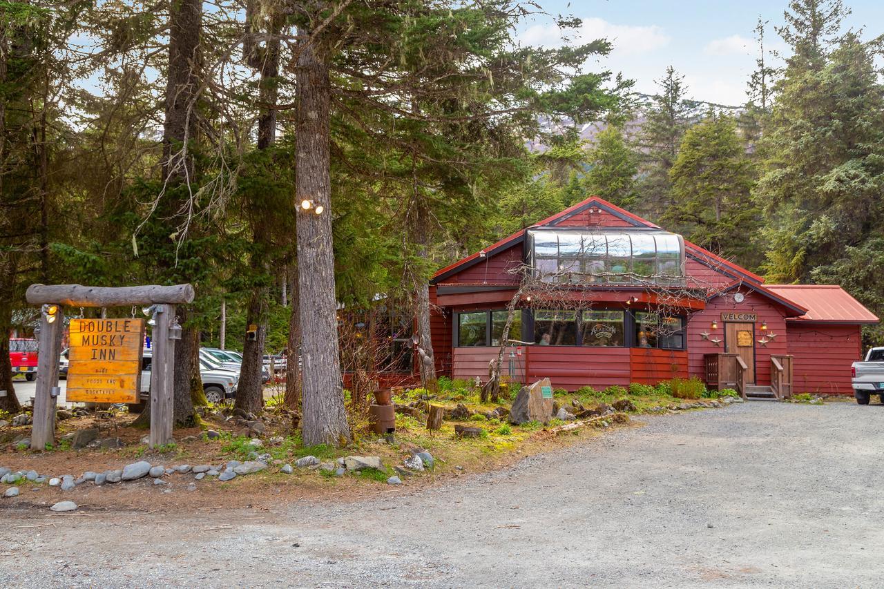 Crow Creek Hotel Girdwood Exterior photo