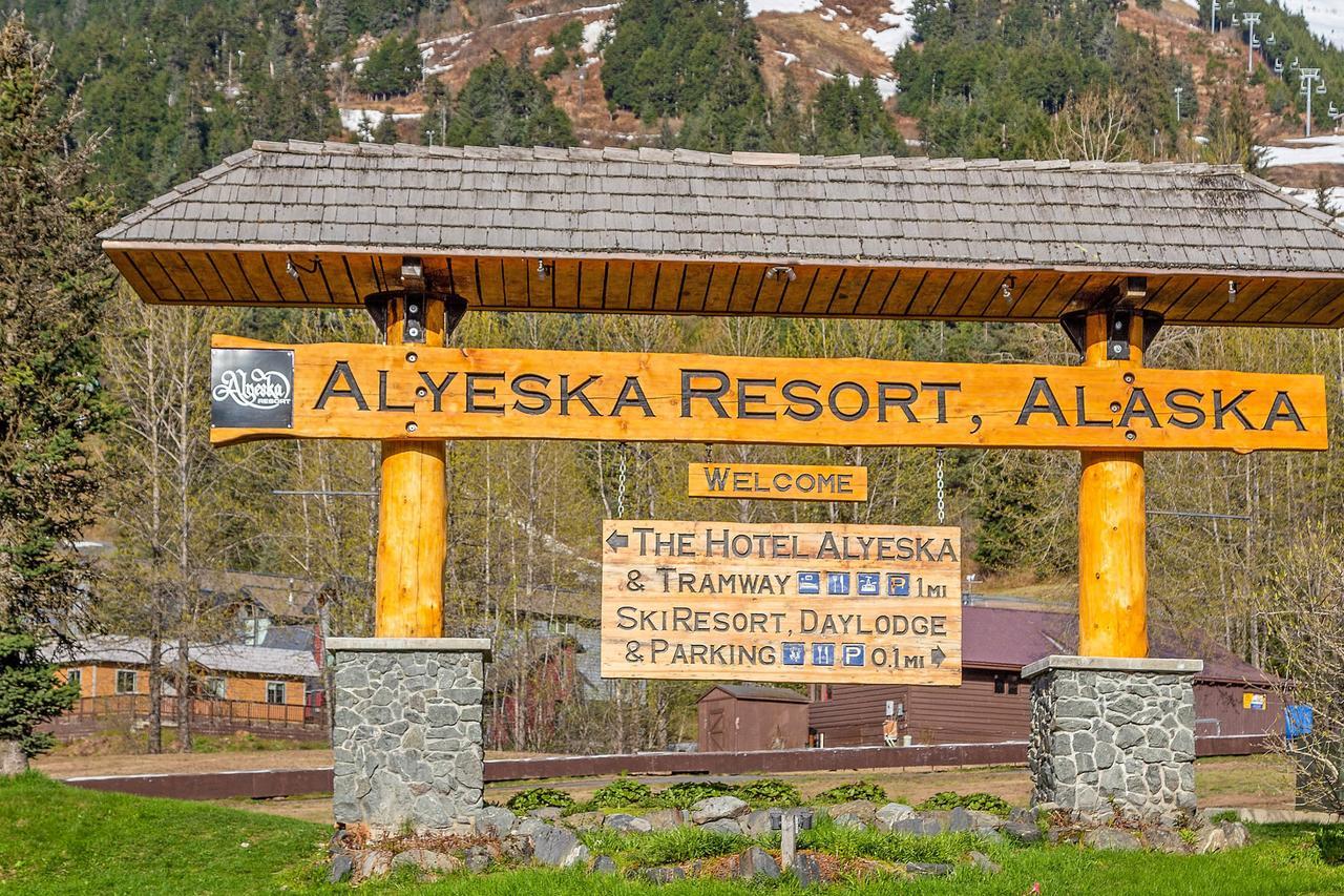 Crow Creek Hotel Girdwood Exterior photo